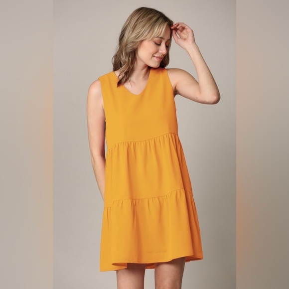 Black Sleeveless Tunic Tiered Dress - Picture 3 of 3